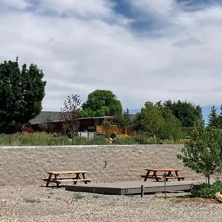 Blue Mountain Rv Park Hotel Blanding Exterior photo